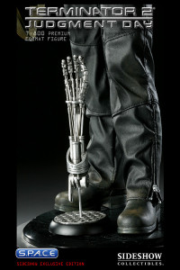 T-800 Premium Format Figure - Sideshow Exclusive Version (Terminator 2)