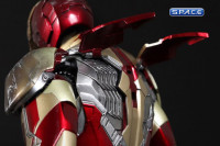 1/6 Scale Iron Man Mark XLII MMS197 Diecast Series (Iron Man 3)