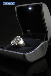 1:1 Starfleet Academy Class Ring Life-Size Replica (Star Trek Into Darkness)