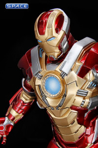 1/9 Scale Iron Man Mark XVII Heartbreaker Armor PVC Model Kit - Action Hero Vignettes (Iron Man 3)