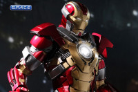 1/6 Scale Iron Man Heartbreaker Mark XVII Movie Masterpiece MMS212 (Iron Man 3)