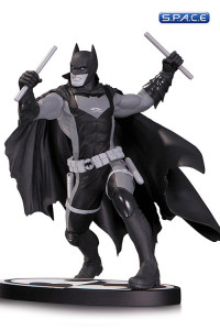 Batman Earth 2 Statue (Batman Black and White)