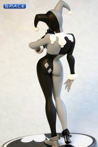 Harley Quinn Statue (Batman Black & White)