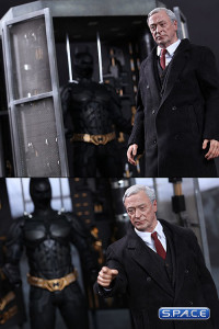 1/6 Scale Batman Armory with Alfred Pennyworth Movie Masterpiece MMS235 (Batman The Dark Knight)