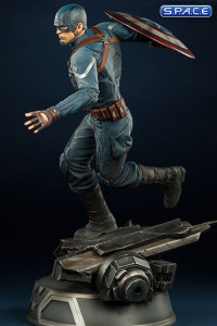 Captain America Premium Format Figure (Captain America: The Winter Soldier)