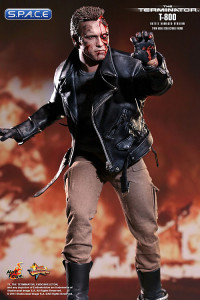 1/6 Scale T-800 Battle Damaged Version Movie Masterpiece MMS238 (The Terminator)