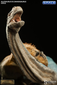 Allosaurus vs. Camarasaurus Statue (Dinosauria)