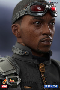 1/6 Scale Falcon Movie Masterpiece MMS245 (Captain America: The Return of the First Avenger)